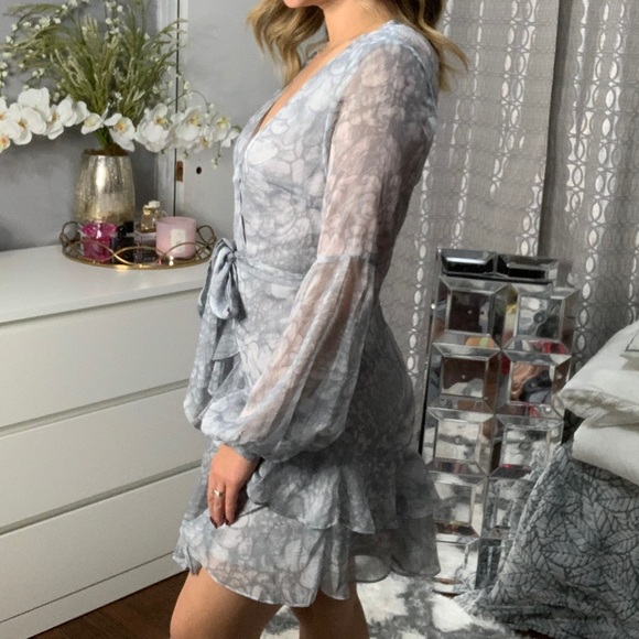 Selfie Leslie Dresses & Skirts - Flowy dress